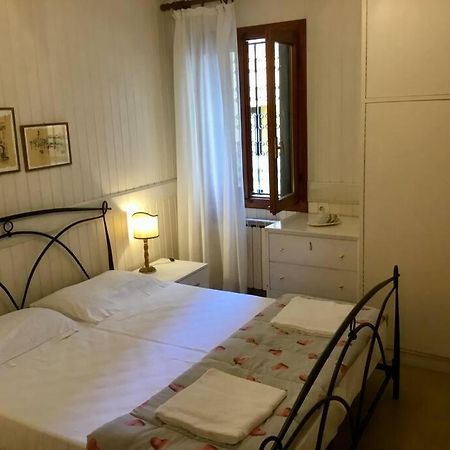 Apartment Close San Marco And Biennale Venesia Bagian luar foto